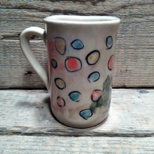 kolorowy kubek groszki ceramika rekodzielo handmade