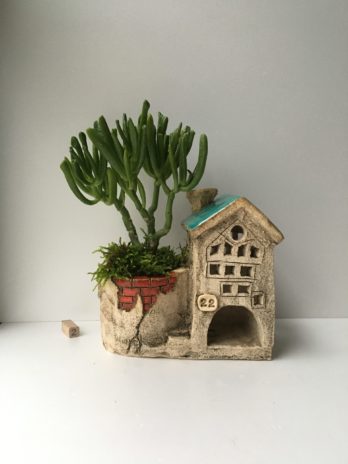 domek_ceramiczny_oslonka_doniczki