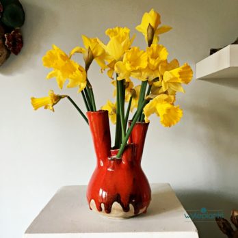 czerwony-wazon-ceramiczny