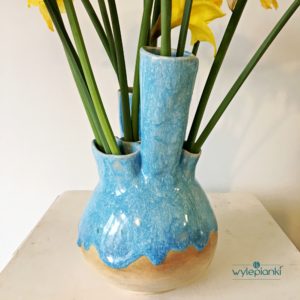 blekitny-wazon-ceramiczny
