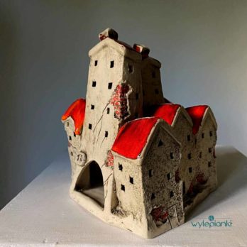 Domki ceramiczne na świeczkę Stare Miasto to wykonana ręcznie klimatyczna ozdoba Twojego wnętrza. Domki ceramiczne na świeczkę