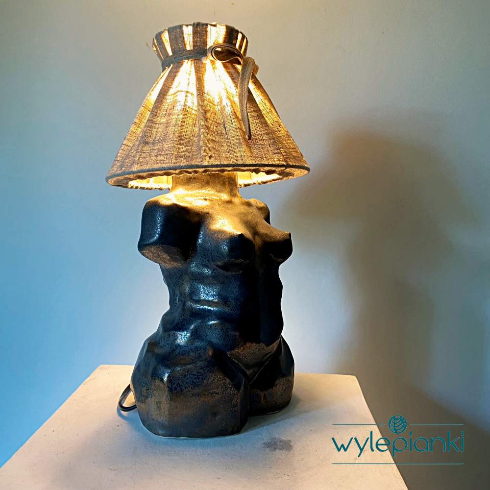 recznie-wykonana-lampa-ceramiczna0002lampa-w-ksztalcie-kobiety
