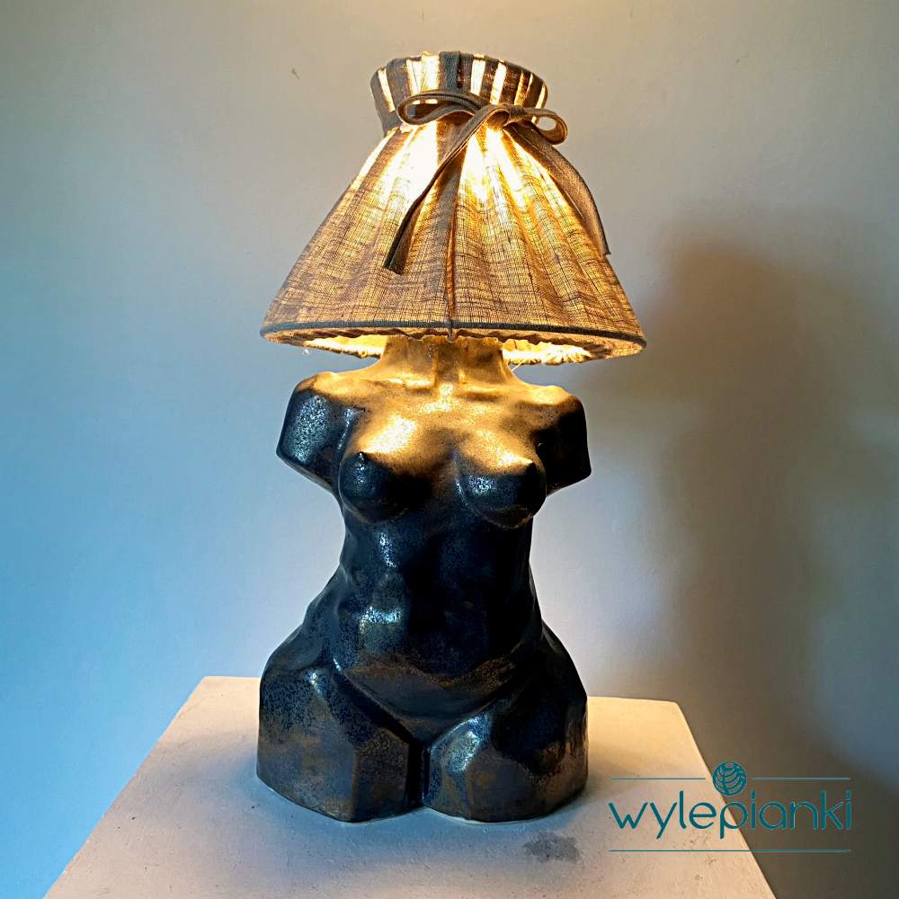 recznie-wykonana-lampa-ceramiczna0002lampa-w-ksztalcie-kobiety