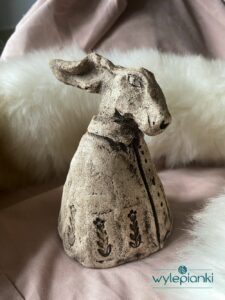 zajac-ceramiczny-rzezba-figurka-krolik-wielkanocny-rzezba-ceramiczna-autorska-ceramika-handmade