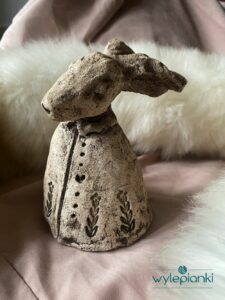 zajac-ceramiczny-rzezba-figurka-krolik-wielkanocny-rzezba-ceramiczna-autorska-ceramika-handmade