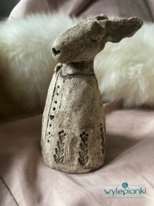 zajac-ceramiczny-rzezba-figurka-krolik-wielkanocny-rzezba-ceramiczna-autorska-ceramika-handmade