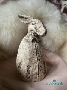 zajac-ceramiczny-rzezba-figurka-krolik-wielkanocny-rzezba-ceramiczna-autorska-ceramika-handmade